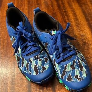 Under Armour Camoflague Green/Blue Sneakers Size Boys 7- Never worn
